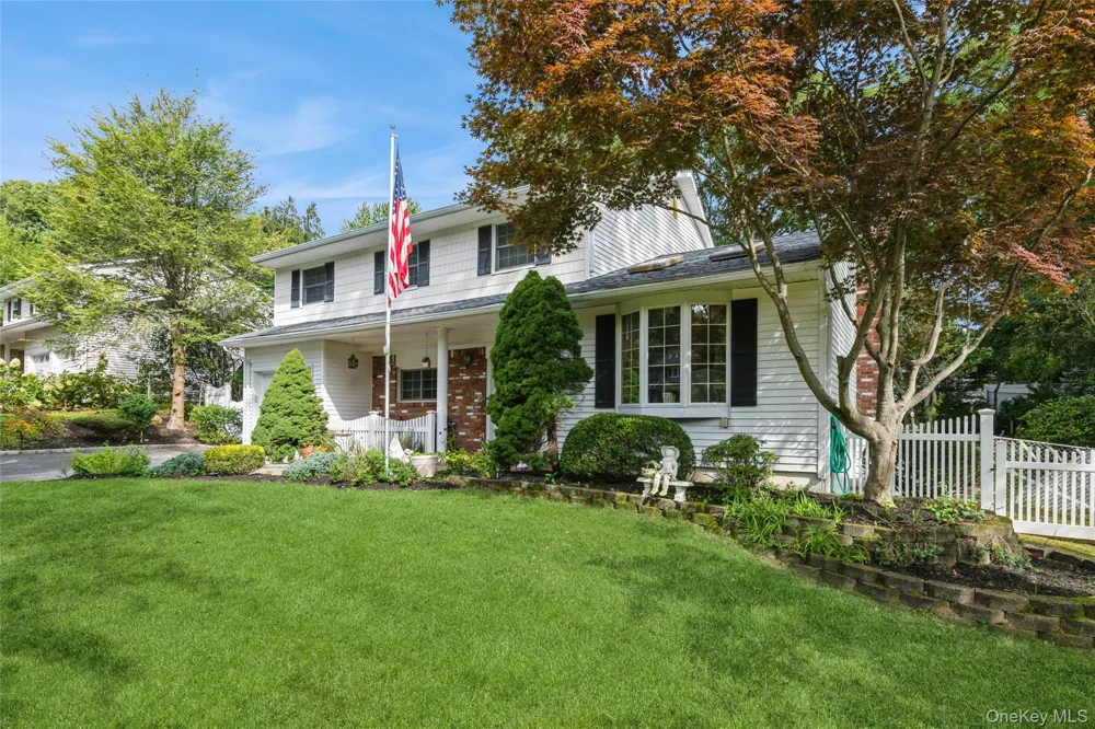 22 Sheryl Crescent Smithtown, NY 11787