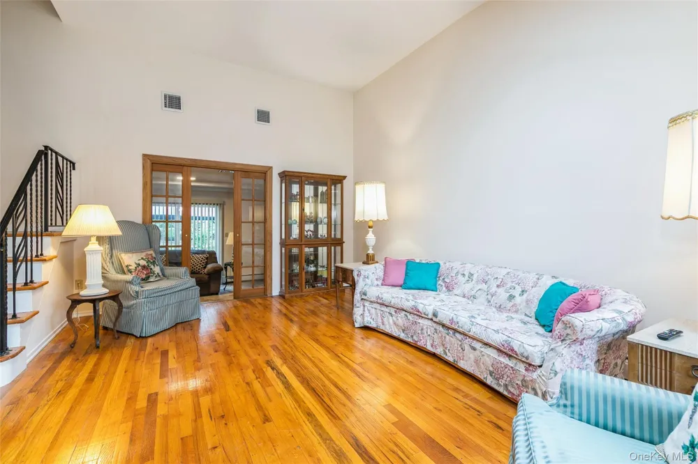22 Sheryl Crescent Smithtown, NY 11787