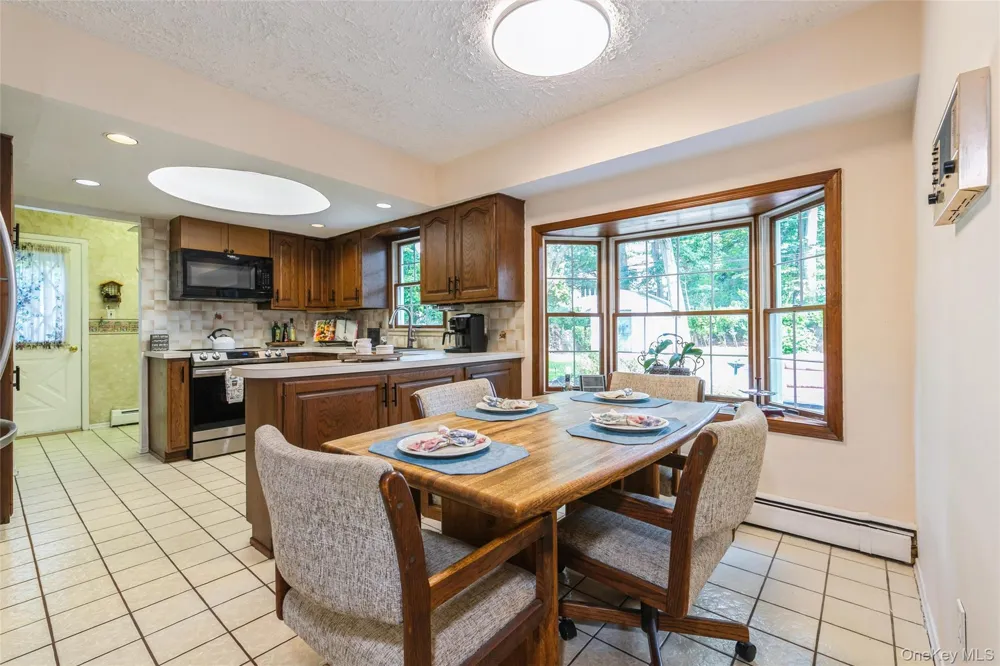 22 Sheryl Crescent Smithtown, NY 11787