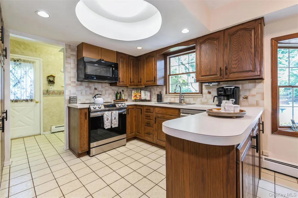 22 Sheryl Crescent Smithtown, NY 11787