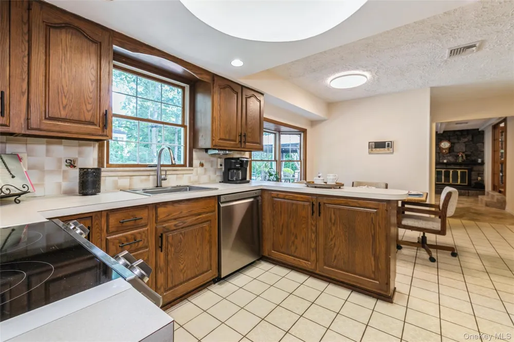 22 Sheryl Crescent Smithtown, NY 11787