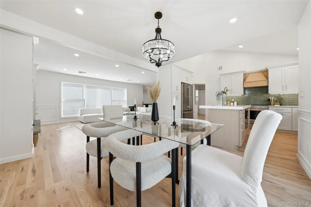 16 Merritt Massapequa, NY 11758