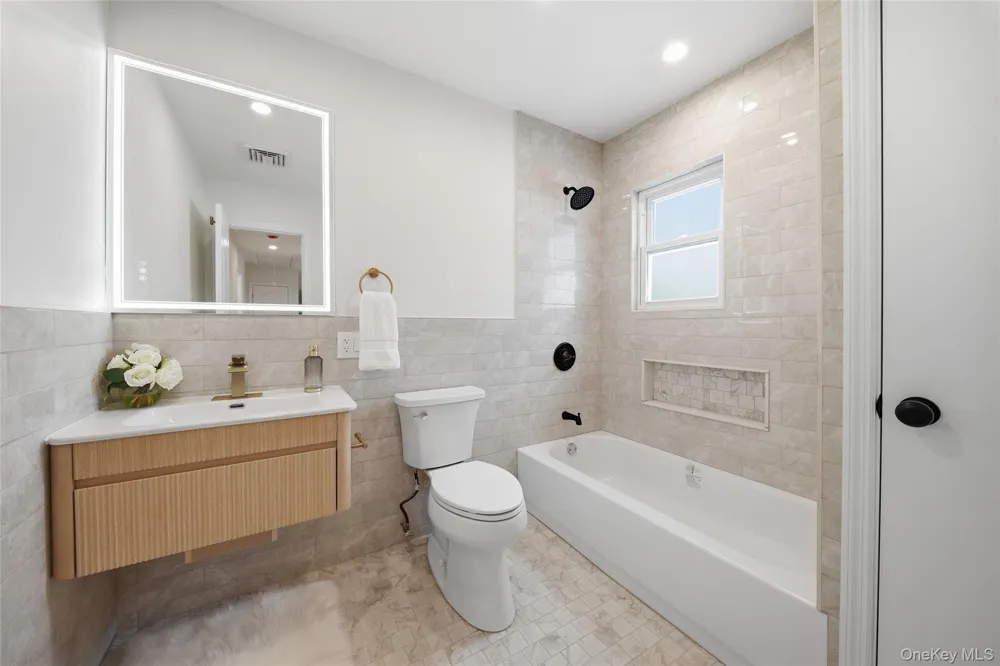 16 Merritt Massapequa, NY 11758