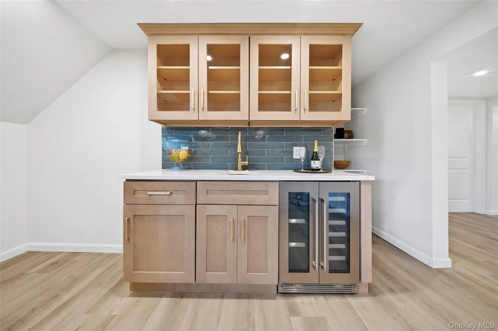 16 Merritt Massapequa, NY 11758