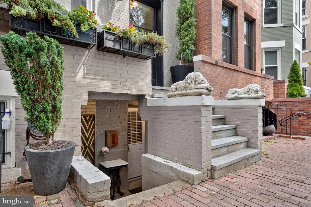 1761 WILLARD STREET NW Washington, DC 20009