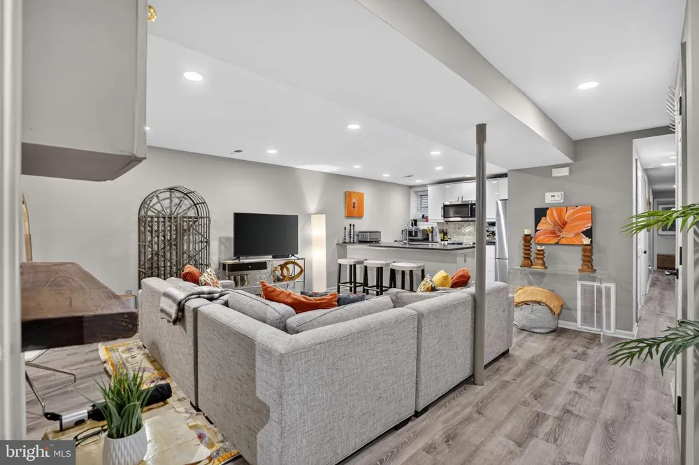 1761 WILLARD STREET NW Washington, DC 20009