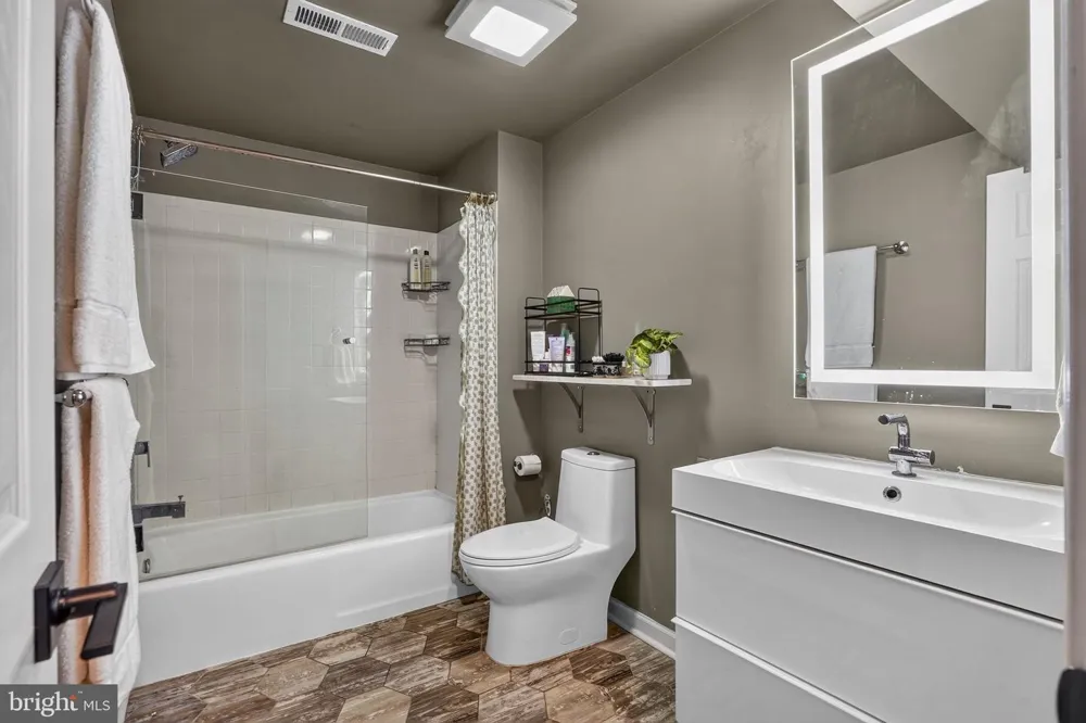 1761 WILLARD STREET NW Washington, DC 20009