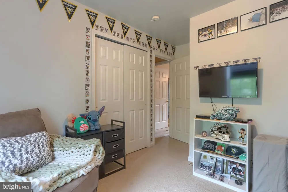 2017 ACORN DRIVE Lebanon, PA 17042