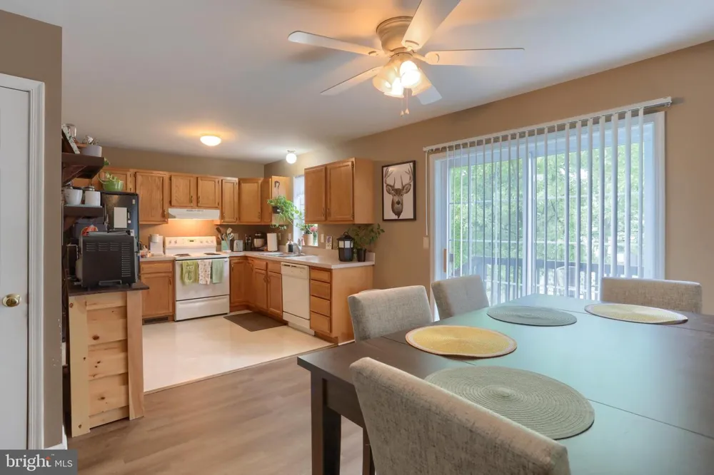 2017 ACORN DRIVE Lebanon, PA 17042