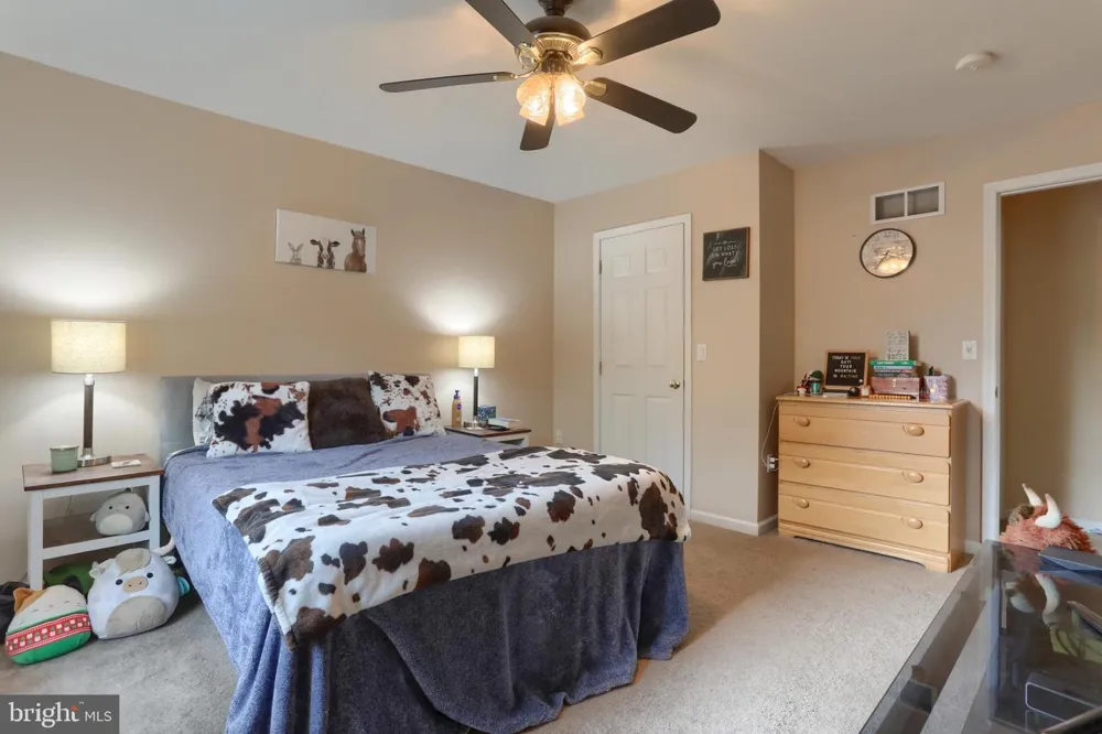 2017 ACORN DRIVE Lebanon, PA 17042
