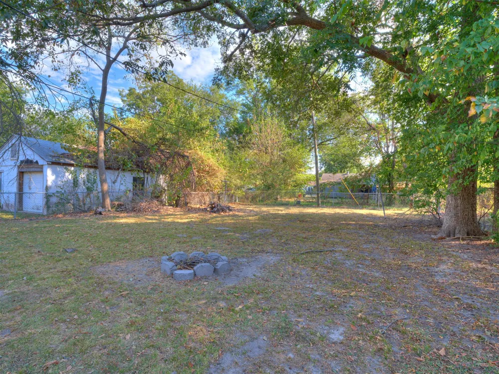 1907 Monta Avenue Muskogee, OK 74403