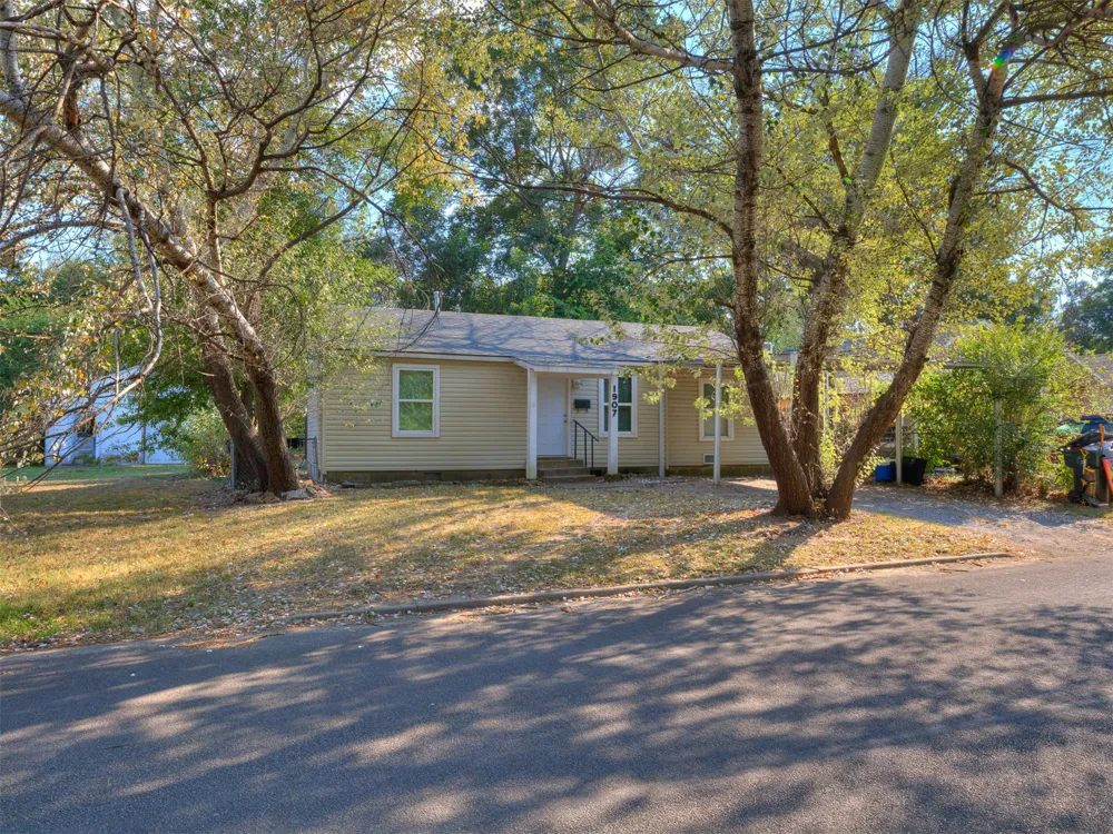 1907 Monta Avenue Muskogee, OK 74403