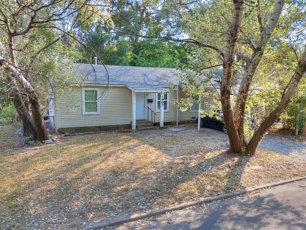 1907 Monta Avenue Muskogee, OK 74403