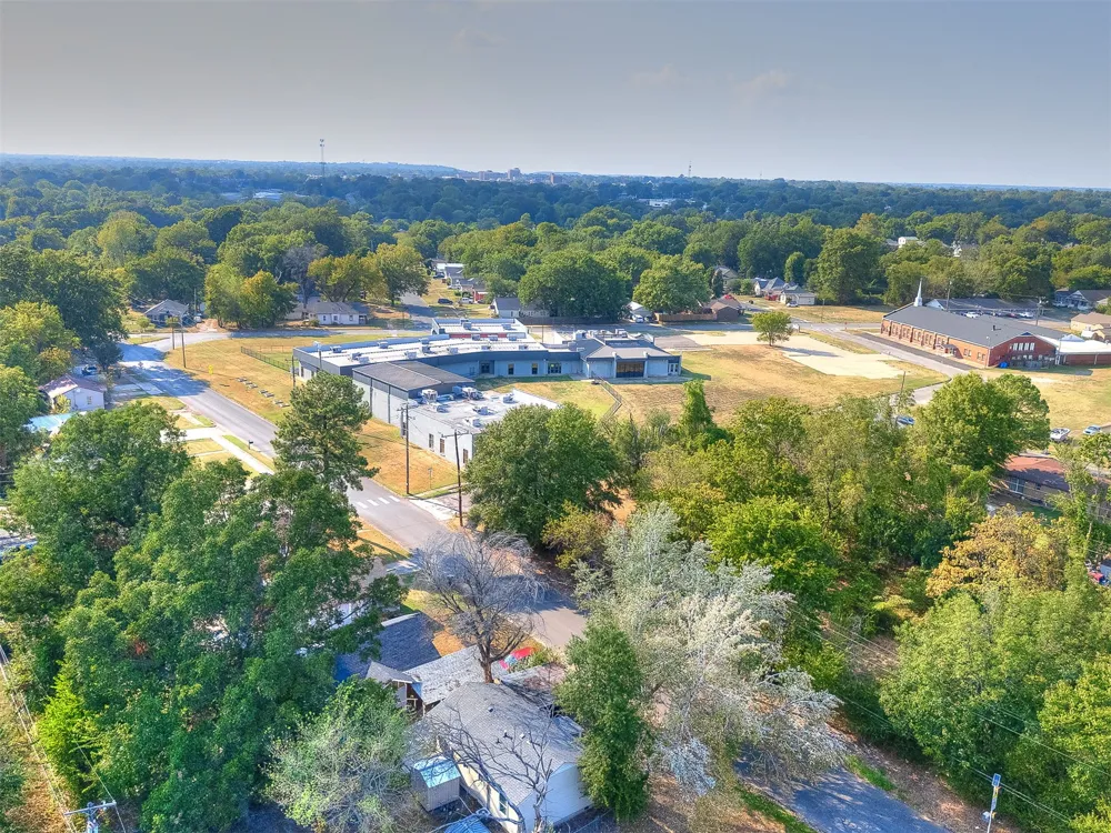 1907 Monta Avenue Muskogee, OK 74403