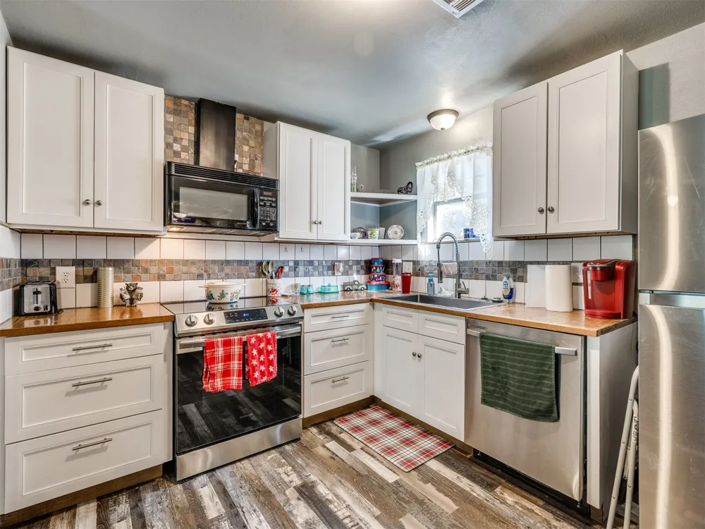 1907 Monta Avenue Muskogee, OK 74403