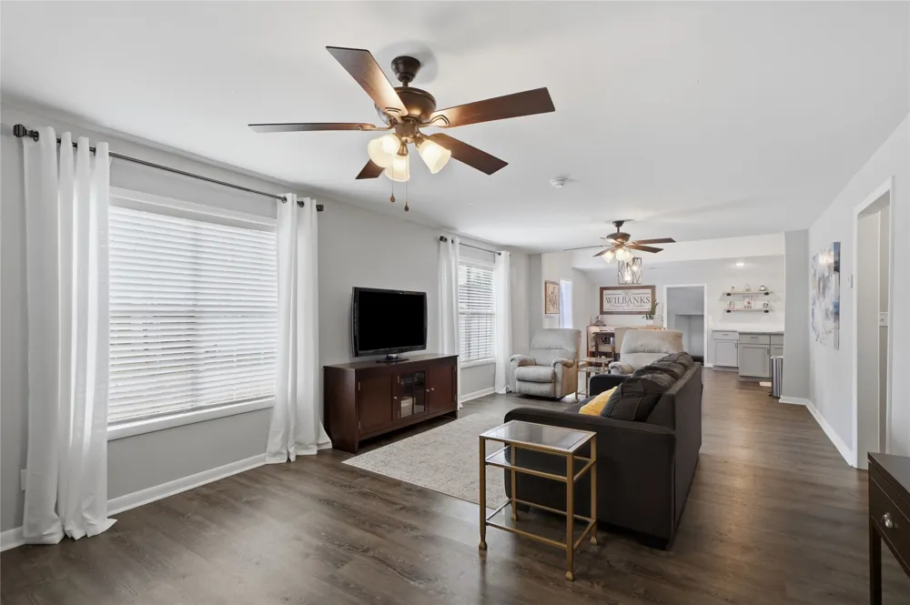 15802 Elwood Avenue Glenpool, OK 74033