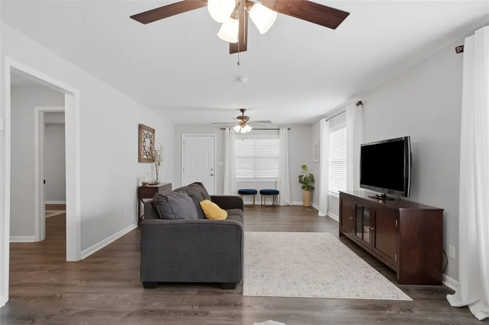 15802 Elwood Avenue Glenpool, OK 74033