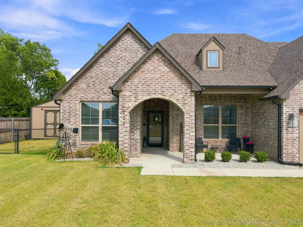 205 Phillips Street Skiatook, OK 74070