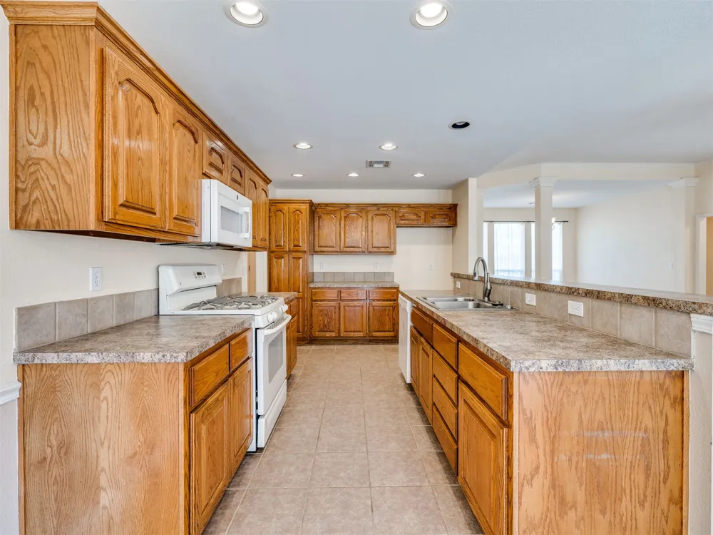 21648 E 40th Street S Broken Arrow, OK 74014
