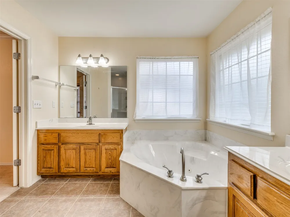 21648 E 40th Street S Broken Arrow, OK 74014
