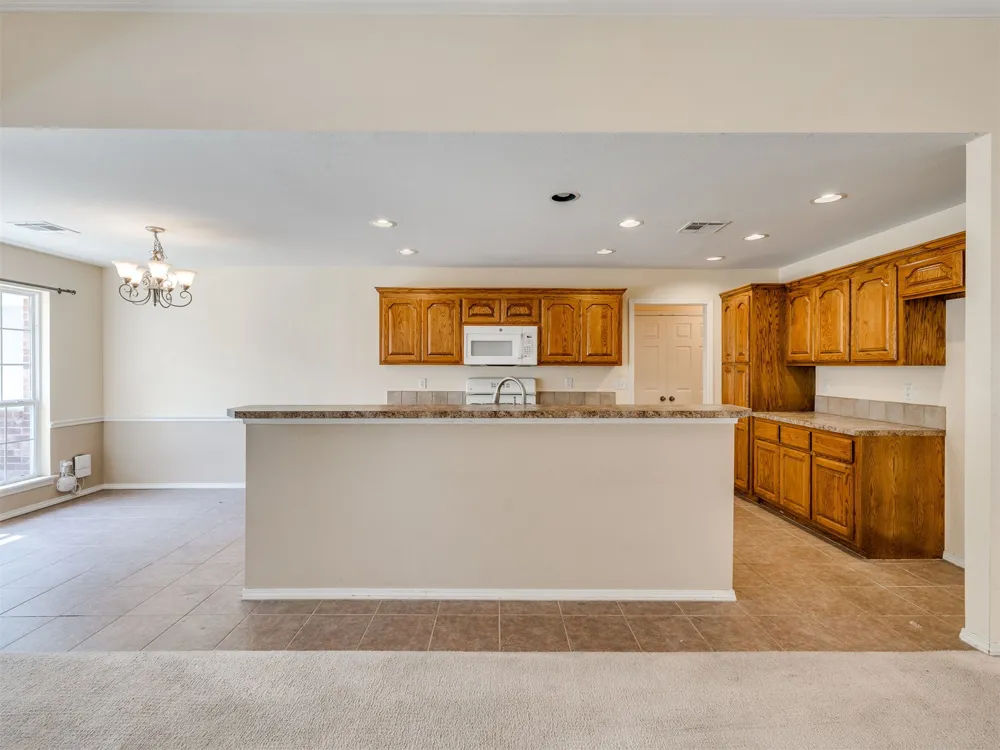21648 E 40th Street S Broken Arrow, OK 74014