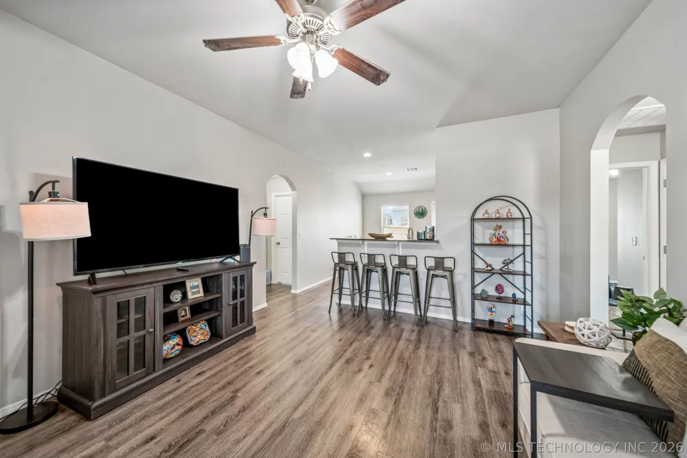 5812 E 146th Place S Bixby, OK 74008