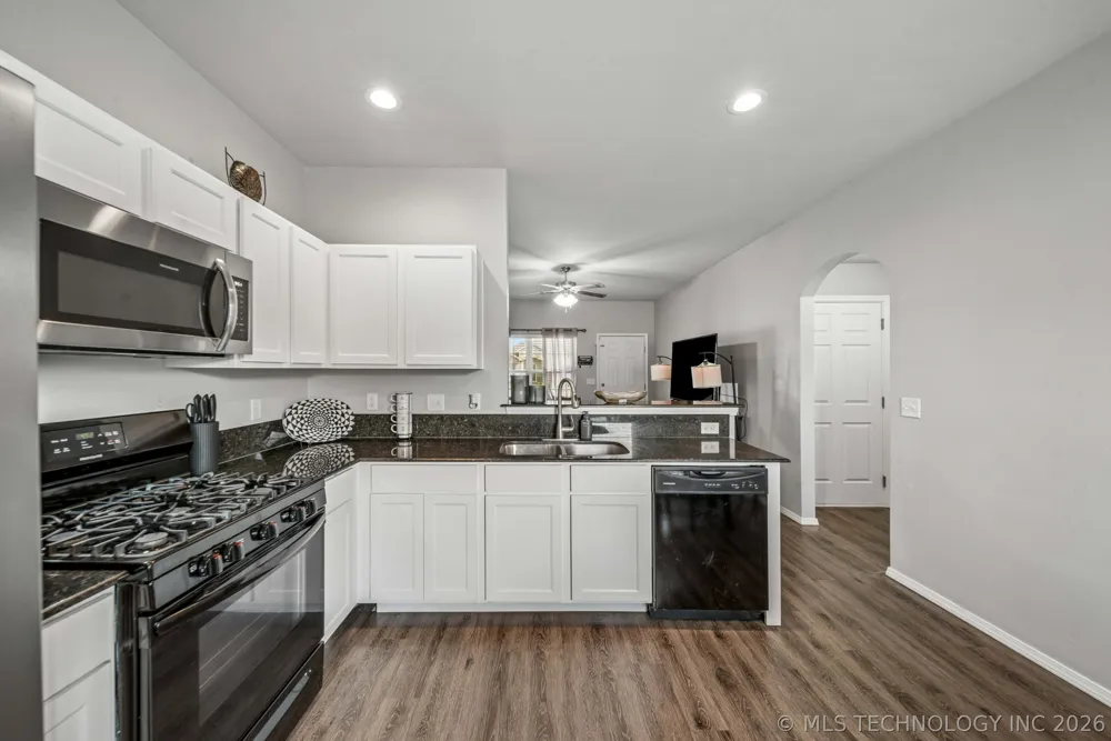 5812 E 146th Place S Bixby, OK 74008