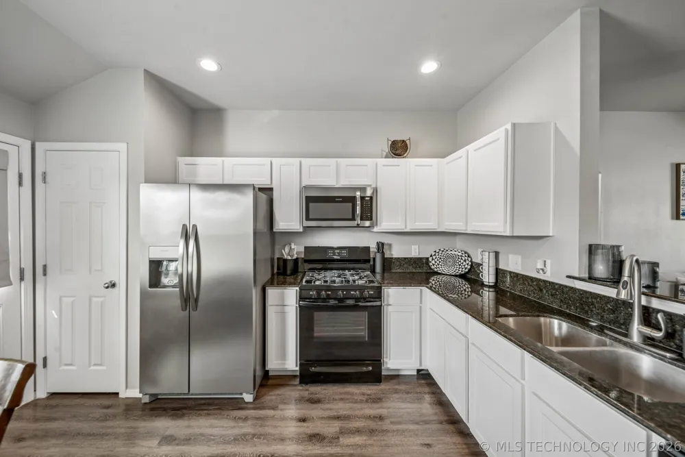 5812 E 146th Place S Bixby, OK 74008