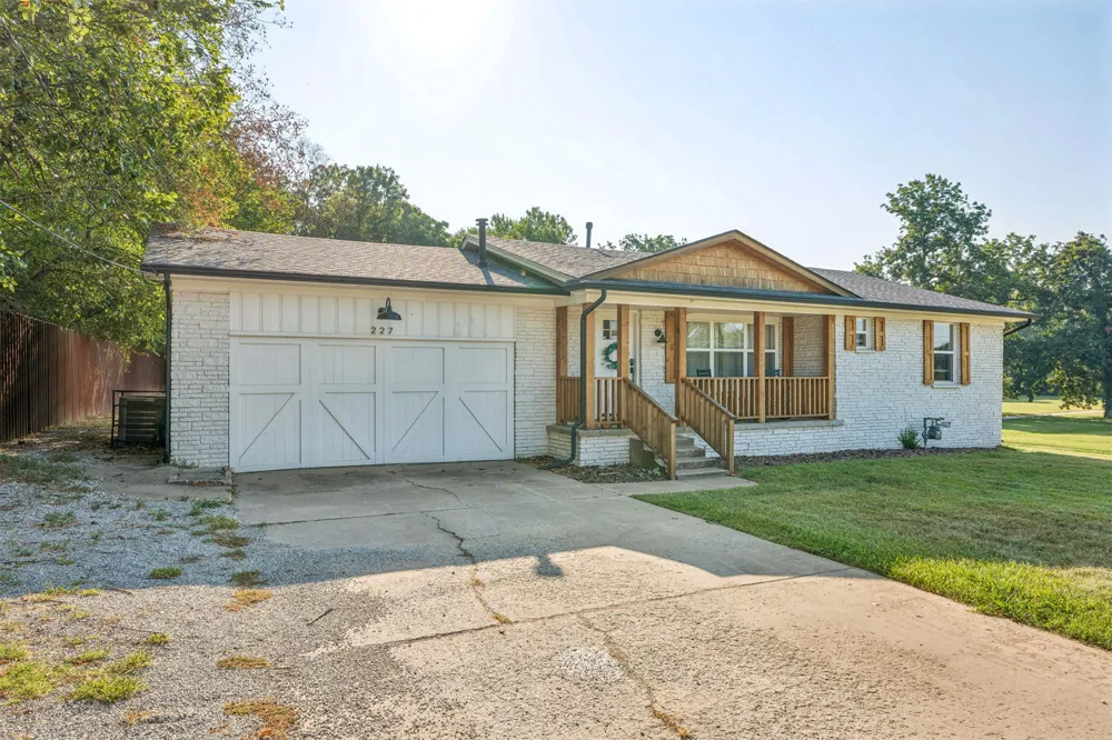 227 41st WestAvenue Tulsa, OK 74127