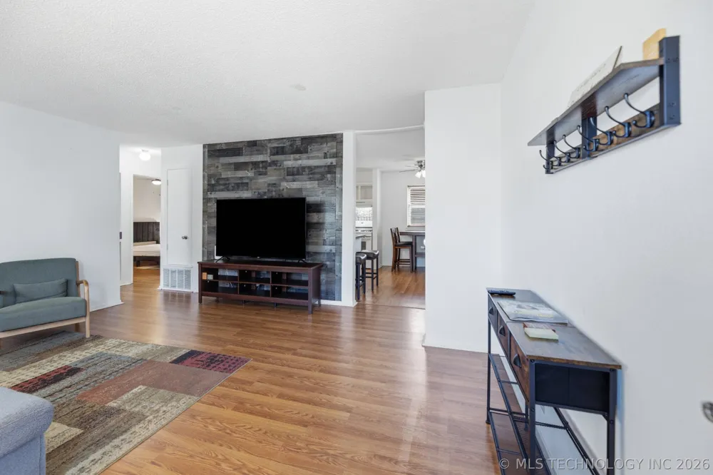 1929 W Vandalia Street Broken Arrow, OK 74012