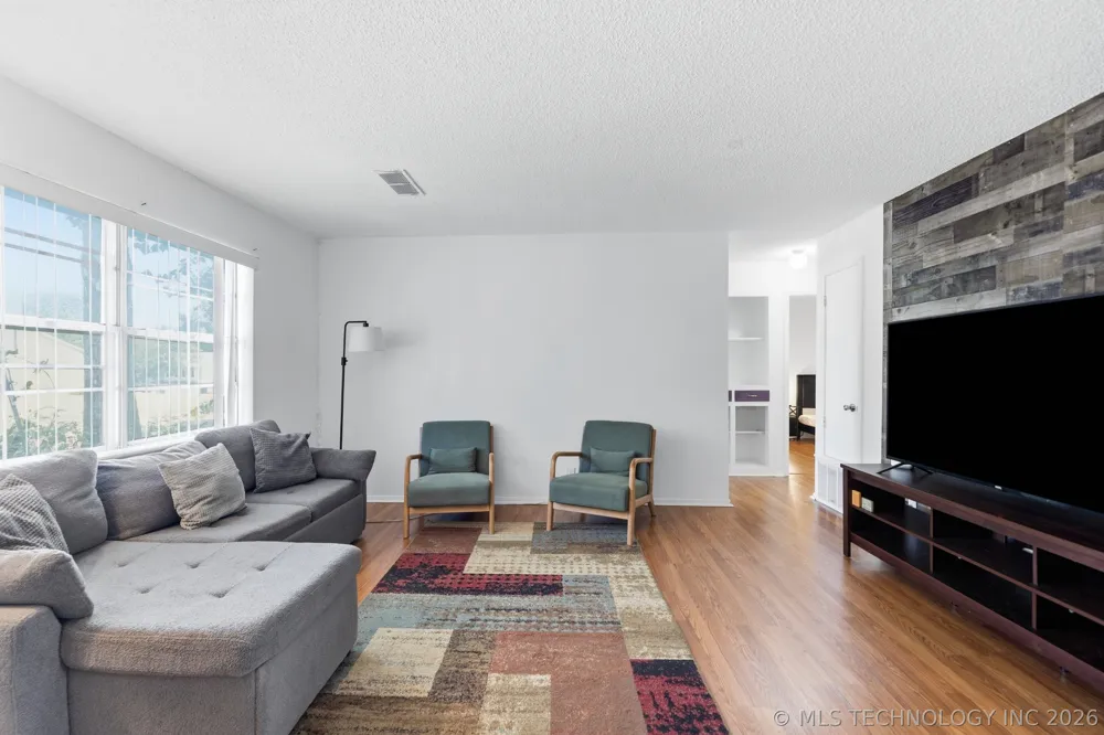 1929 W Vandalia Street Broken Arrow, OK 74012