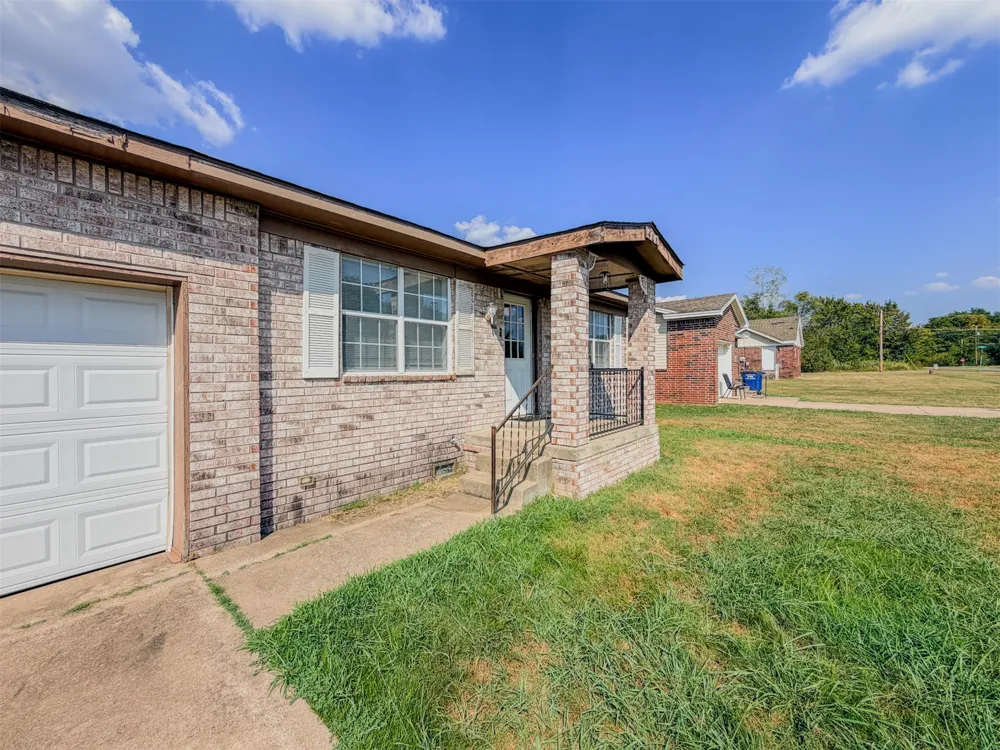 408 SW 13th Street Wagoner, OK 74467