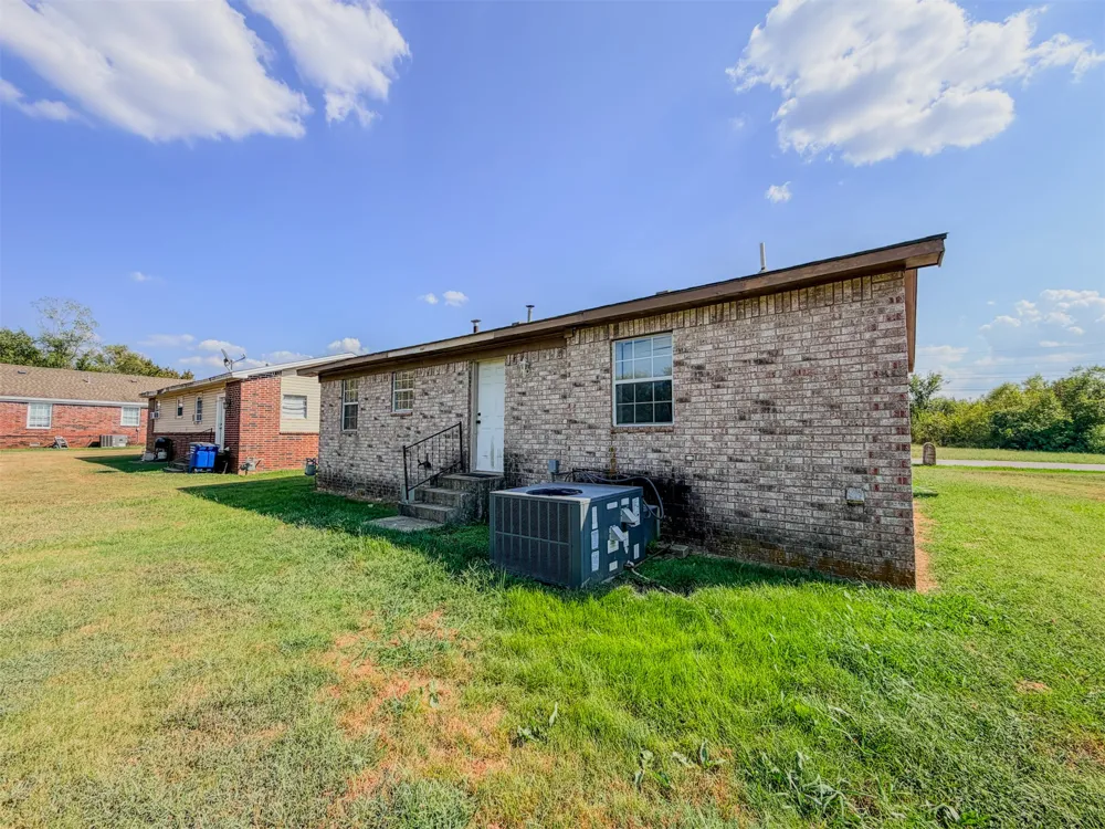 408 SW 13th Street Wagoner, OK 74467