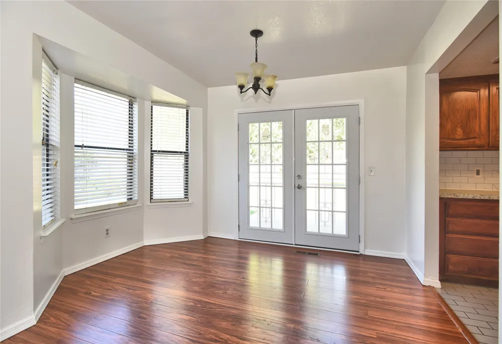 1521 E 75th Court Tulsa, OK 74136