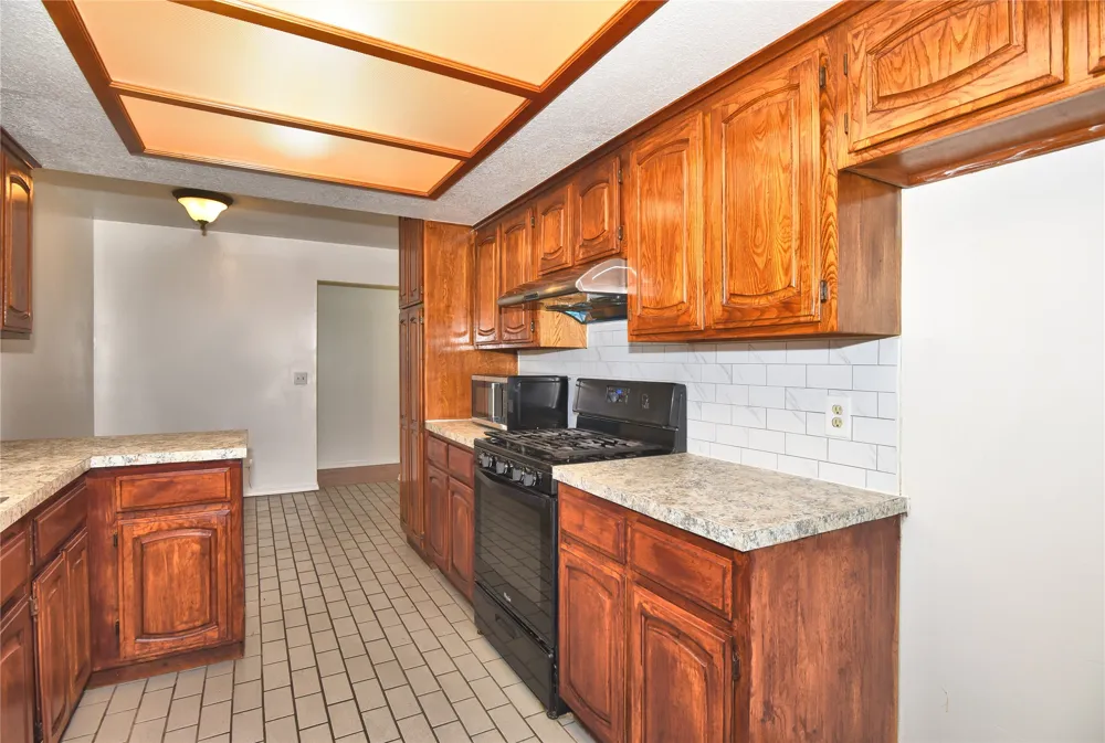 1521 E 75th Court Tulsa, OK 74136