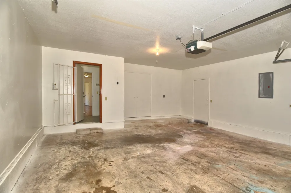 1521 E 75th Court Tulsa, OK 74136
