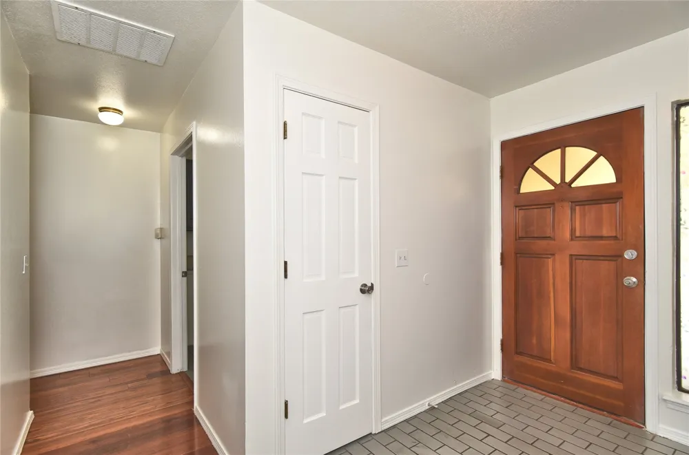 1521 E 75th Court Tulsa, OK 74136