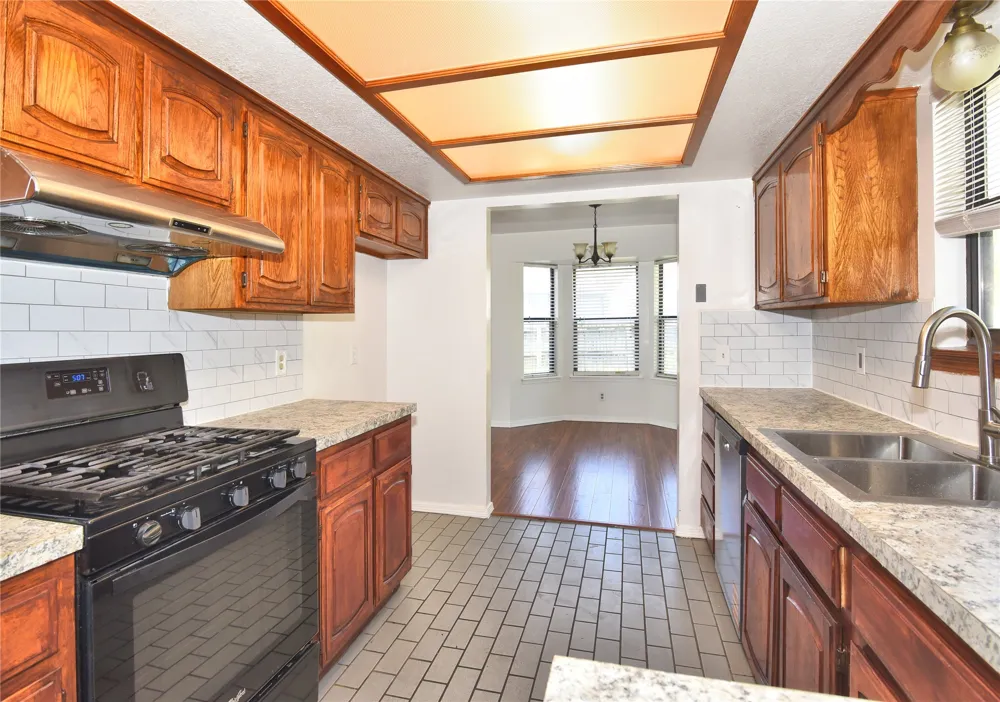 1521 E 75th Court Tulsa, OK 74136