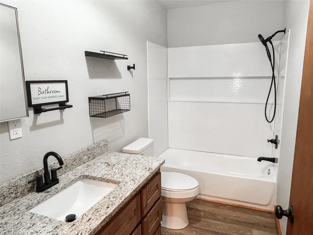 589 Mohawk Drive Eufaula, OK 74432