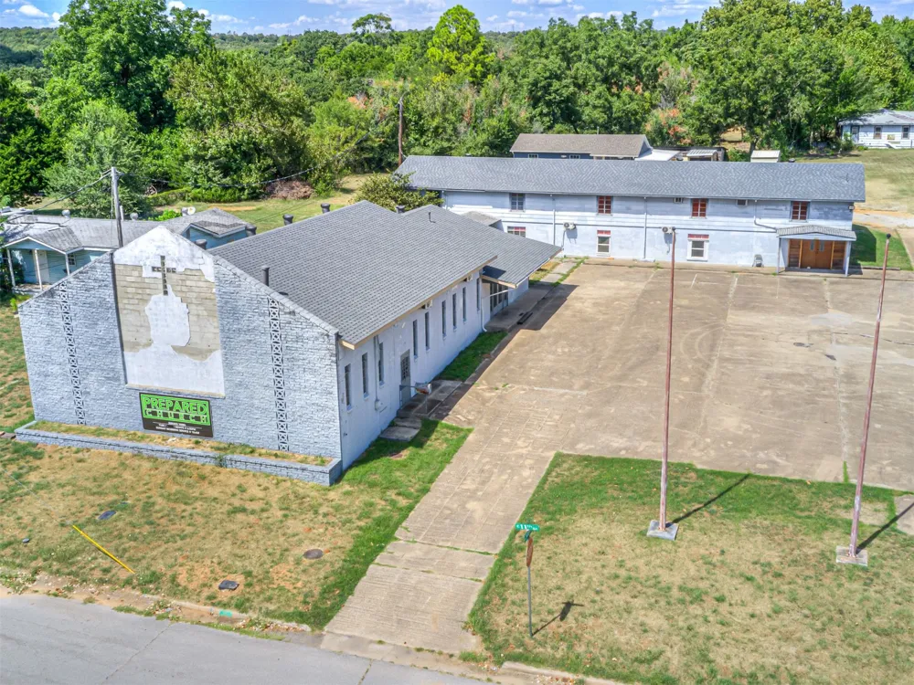 415 W 11th Street Sand Springs, OK 74063