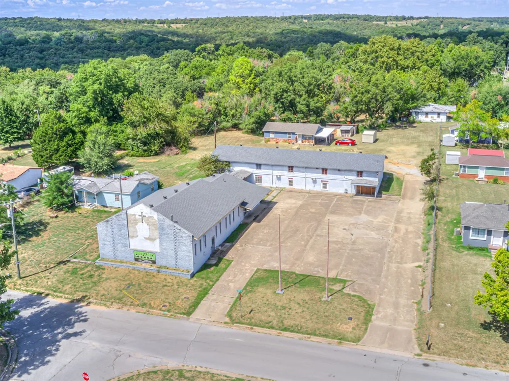 415 W 11th Street Sand Springs, OK 74063