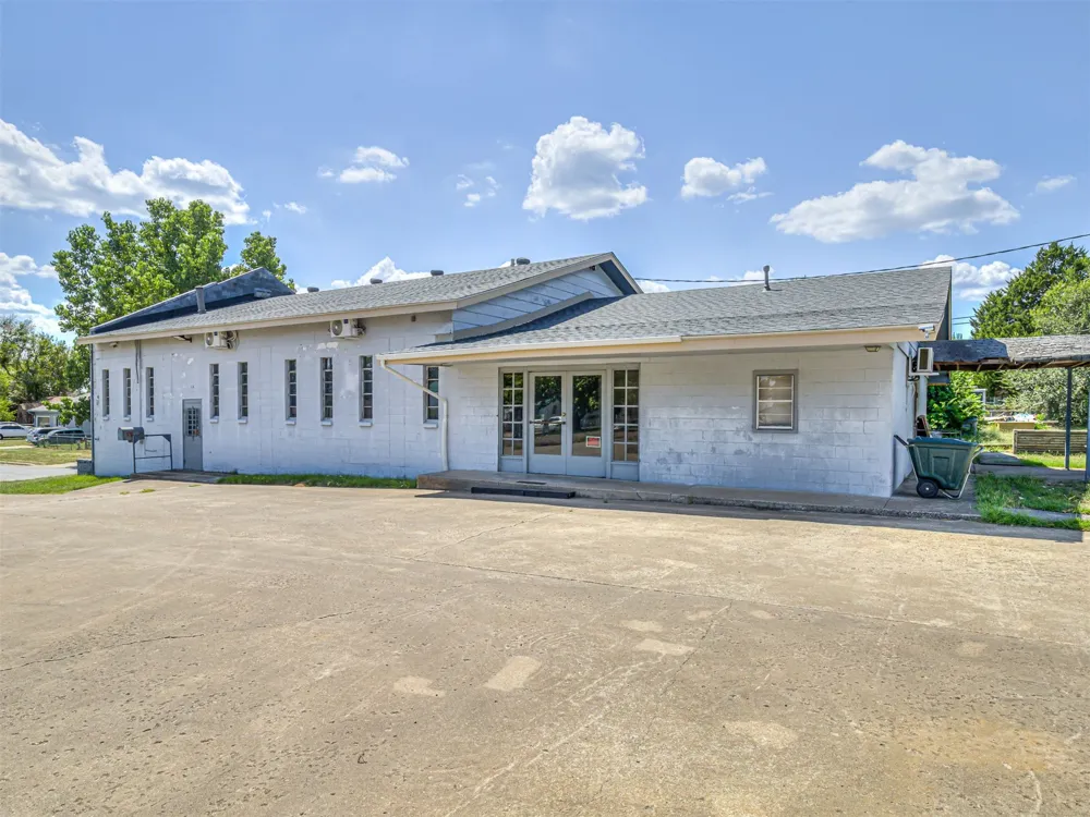 415 W 11th Street Sand Springs, OK 74063