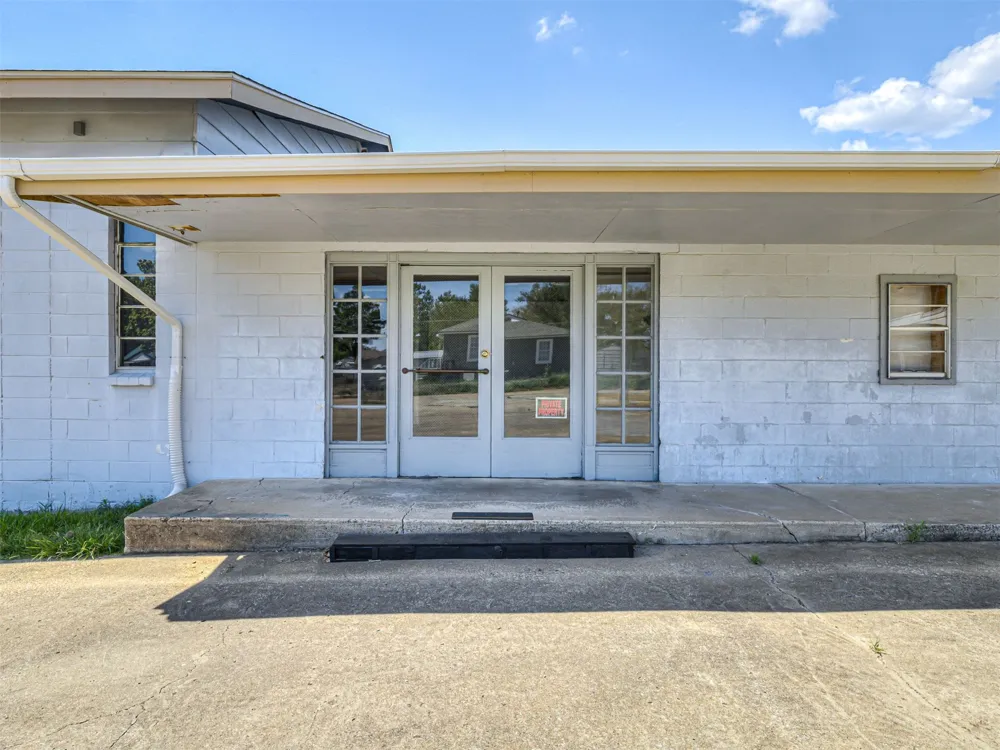 415 W 11th Street Sand Springs, OK 74063