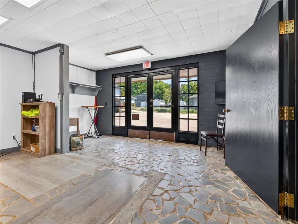 415 W 11th Street Sand Springs, OK 74063