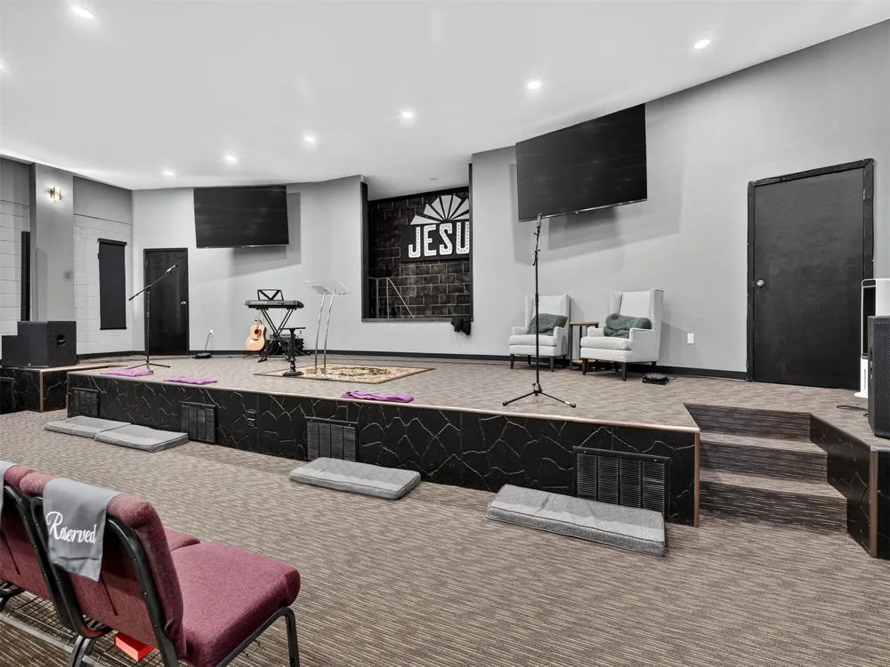 415 W 11th Street Sand Springs, OK 74063