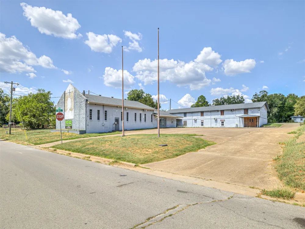 415 W 11th Street Sand Springs, OK 74063
