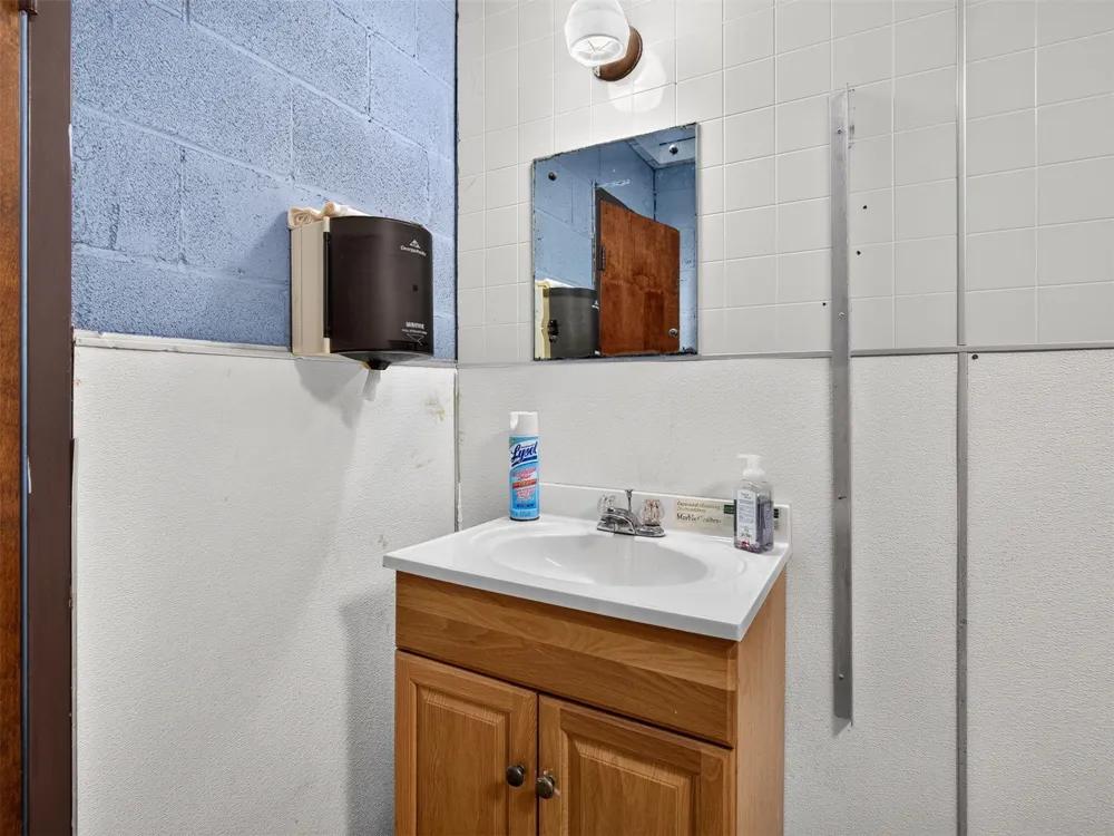 415 W 11th Street Sand Springs, OK 74063