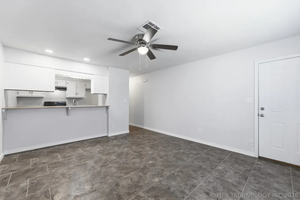 14211 S Hickory Place Glenpool, OK 74033