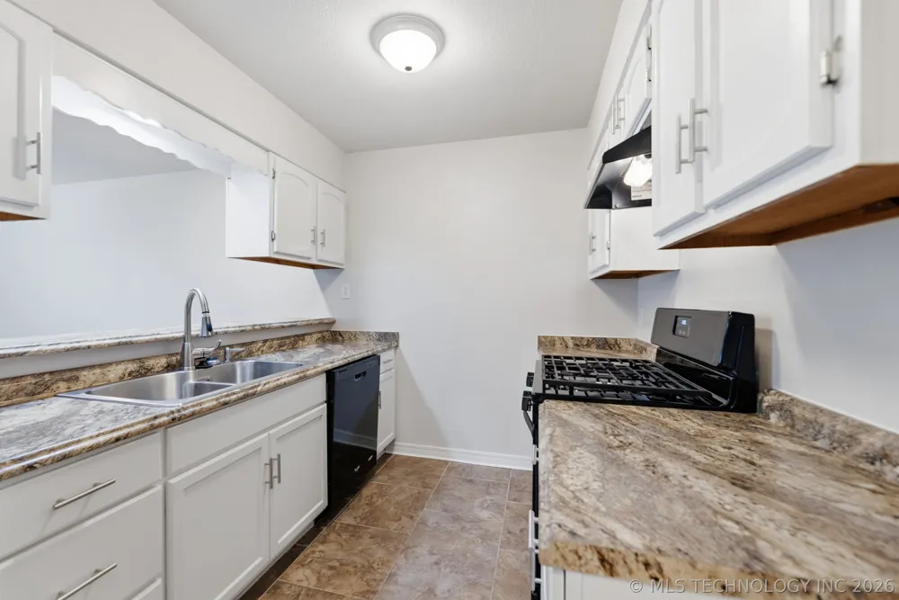 14211 S Hickory Place Glenpool, OK 74033