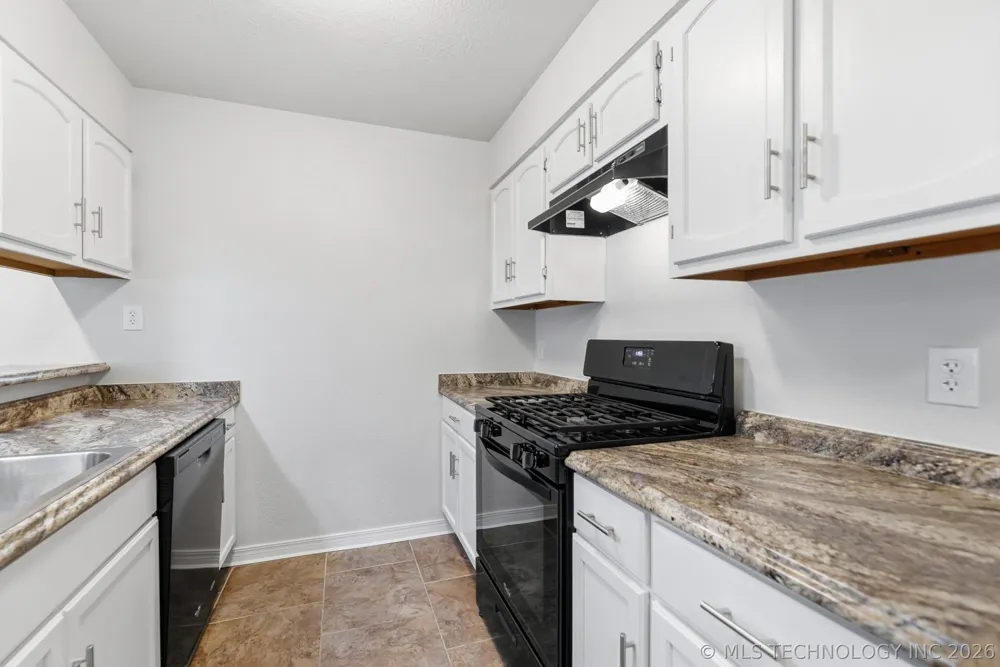 14211 S Hickory Place Glenpool, OK 74033